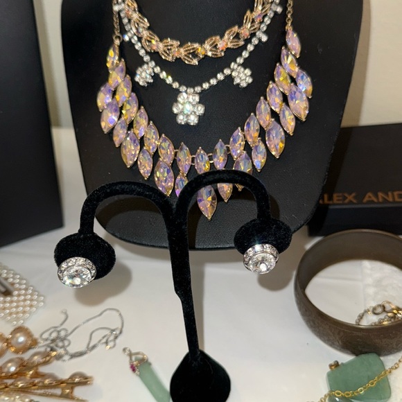 Come dig with me.  Unlisted gorgeousness in every price range. - Picture 6 of 16